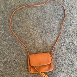 Caramel cross strap purse